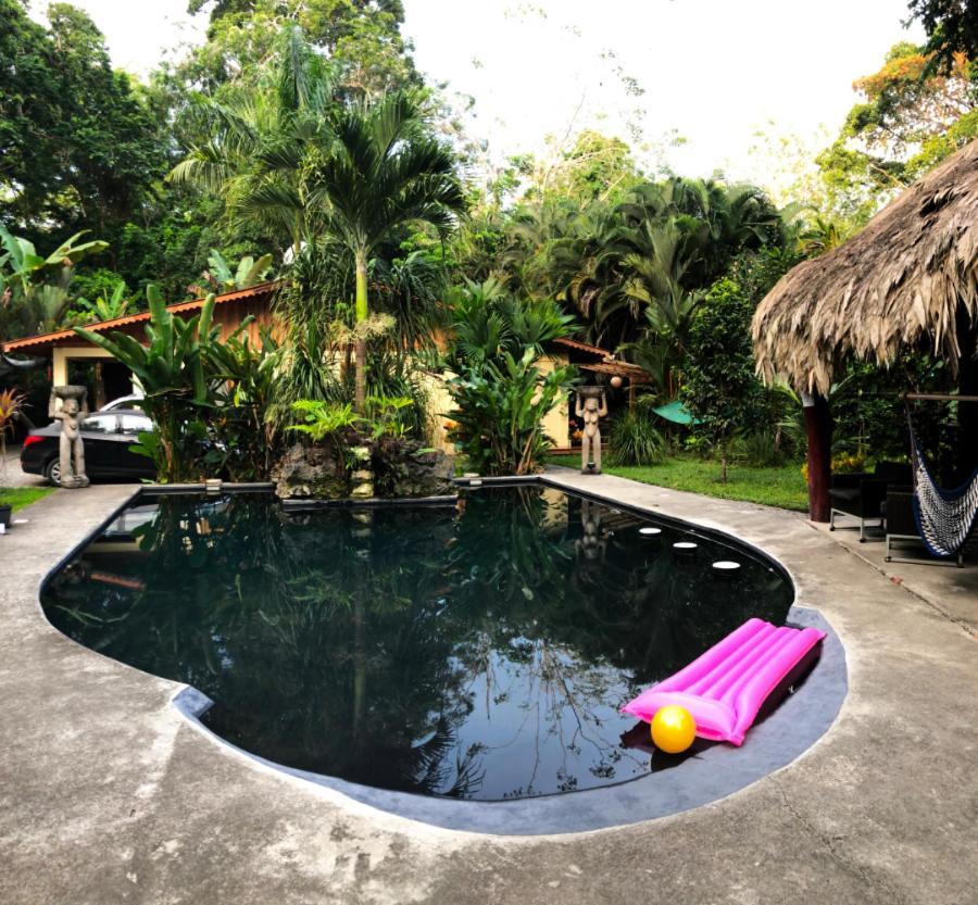 Casa De Los Amigos Caribena Cahuita Exteriör bild